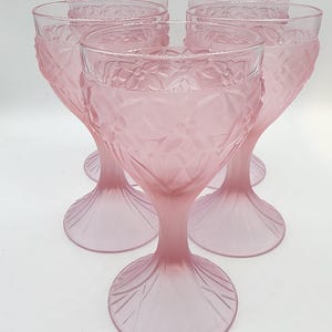 5x Beautiful Frosted Pink Crystal Frosted Floral Wine Glasses/ Goblets