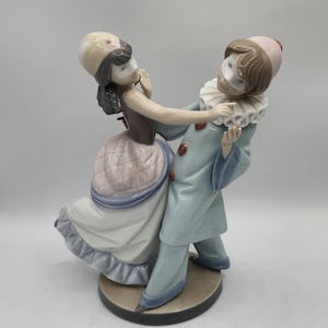 Beautiful Lladro &quot;Masquerade Ball&quot; Porcelain Figurine- Dancing Masked Boy & Girl Couple | #5452