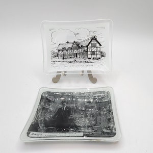 2x Vintage British Scenery Glass Collectors Trays
