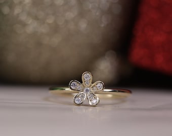 14K Yellow Gold Flower CZ Stone Ring / 14K Gold Luxury Ring / Heavue Jewelry / Heavue Special Ring / 14K Unique Design Ring