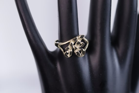 Gold nugget store initial ring