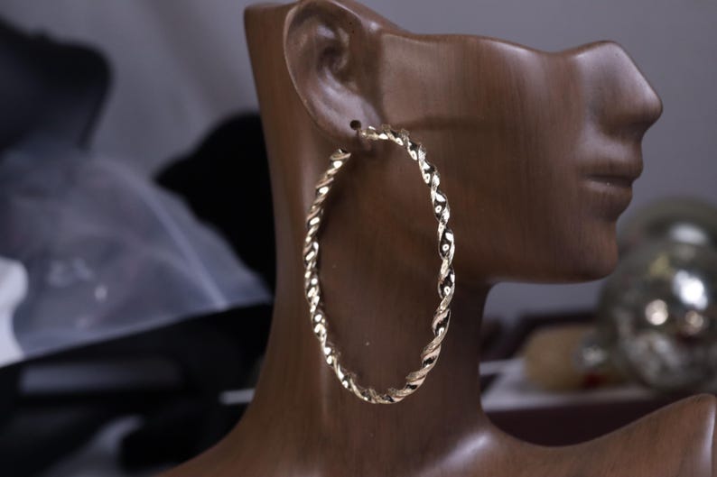 10k Gold 2 Different Size Twist Hoop Earrings / 10k Gold Earrings Women / Heavue / Gift / Gift For Her / Valentine Gift bild 7