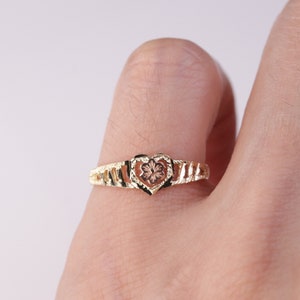 14K Gold Heart Flower Elegant Cute Ring / Statement Ring / Gift for Mom / Birthday Ring / Women's Ring / Heavue / Flower Gift For Women