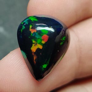 AAA+++ Top Quality 7.95 Carat Natural Black Opal Cabochon 17X14X9 MM Multi Fire Black Opal Cabochon Use For Making Jewelry
