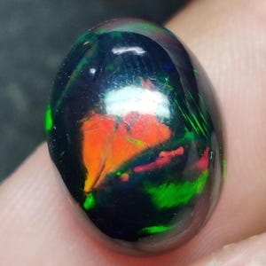 AAA+++ Top Quality 6.10 Carat Natural Black Opal Cabochon 14X11X8 MM Multi Fire Black Opal Cabochon Use For Making Jewelry