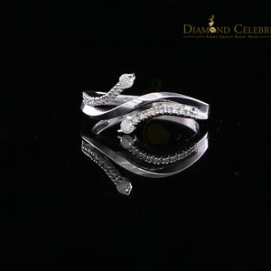 Real 10kt White Gold with 0.12CT Genuine Diamond Flower Ladies Ring size 6.5