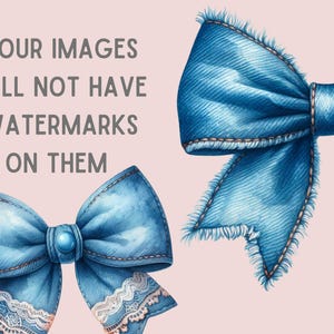 K&ouml;nnte beinhalten: Zwei blaue Jeans-Schleifen mit wei&szlig;er Spitzenverzierung. Die Schleife links hat einen kleinen wei&szlig;en Knopf in der Mitte. Die Schleife rechts hat einen ausgefransten Rand. Der Text "YOUR IMAGES WILL NOT HAVE WATERMARKS ON THEM" ist in schwarzer Schrift auf rosa Hintergrund geschrieben.