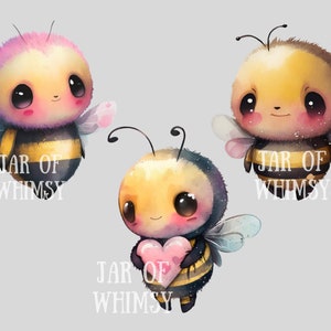 Pu&ograve; includere: Tre illustrazioni ad acquerello di adorabili api. Ogni ape ha grandi occhi, guance rosee e un corpo soffice con strisce nere e gialle. Un'ape tiene in mano un cuore rosa. Il testo "JAR OF WHIMSY" &egrave; stampato su ogni immagine.