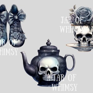 Puede incluir: Tres ilustraciones en blanco y negro con un motivo de calavera. Un par de zapatos negros con un lazo azul y rosas, una tetera con una calavera en la parte delantera y una taza de t&eacute; con una calavera y rosas.