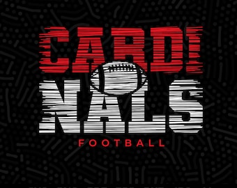 Può includere: Un file digitale per un design con le parole "CARDINALS FOOTBALL" in un font a strisce rosse e bianche con una grafica di un pallone da calcio bianco al centro.