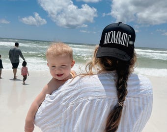 Mommin' Trucker Hat, Mom Life, New Mom, New Mom Gift, Gender Reveal, Boy Mom, Girl Mom, Busy Mom, Otto Premium foam Trucker Hat