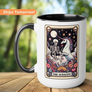 Kühnheit Tarot Karte Becher Okkulte Skelett Tarot Karte Kaffeetasse Die Kühnheit Tarot Geschenk witchy Becher für ihren Geburtstag Becher für Hexe Kühnheit Becher