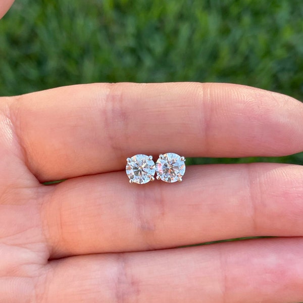 Moissanite Stud Earrings  • 14K Gold Solid •  Round Cut • Moissanite Stud • Sterling Silver Stud Earrings • Moissanite Earring • Bridal