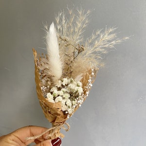 Couronne de fleurs séchées blanches, cadeau de fleurs de demoiselle d'honneur, couronne de cheveux rustique et bohème, couronne de petite fille, accessoire de cheveux de mariée, couronne de fiançailles Mini bouquet