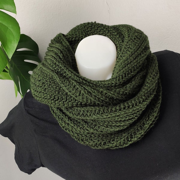Chunky Cowl Scarf, Dark Forest Green Infinity Scarf for Man & Woman