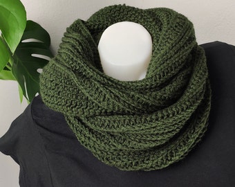 Chunky Cowl Scarf, Dark Forest Green Infinity Scarf for Man & Woman