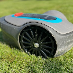 Räder für Gardena Sileno Minimo mit Off-Road Profil aus flexiblem Material Bild 1