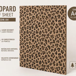 Pode incluir: Uma placa retangular de MDF com um design de estampa de leopardo. A placa é rotulada como "LEOPARD MDF SHEET DIN A4" e mede 210 x 297 mm. Possui laser, impressão UV, material natural e uso versátil.
