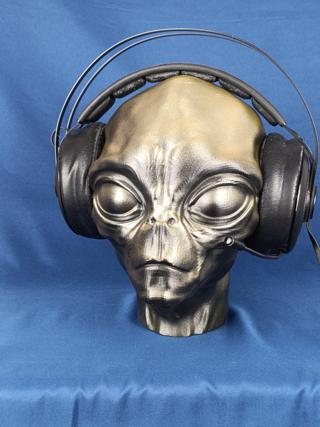 Alien Head Headset Holder – Unique and Functional Sci-fi Decor - Etsy