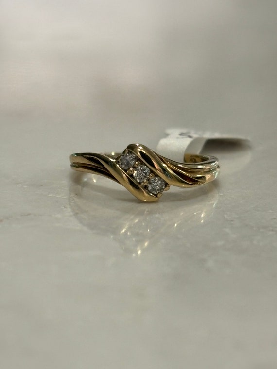 Vintage 10K Diamond Dainty Ring