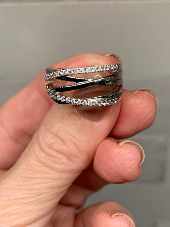 Vintage 14k White Gold Diamond Crossover Ring