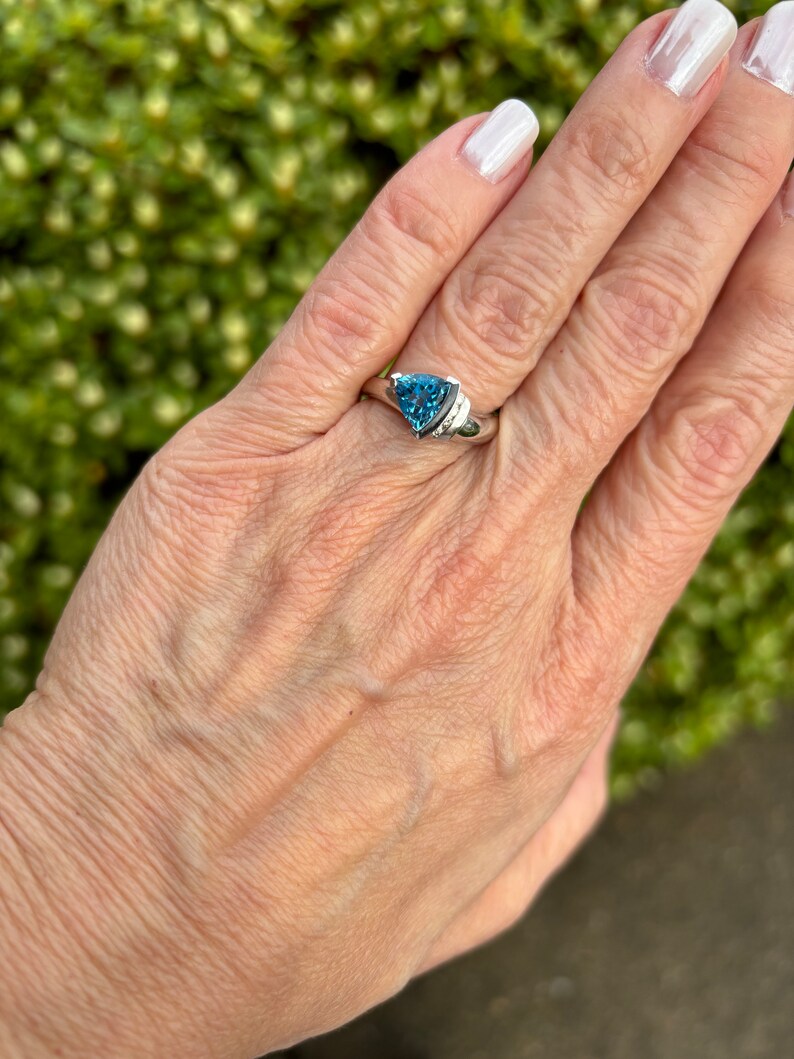 Triangular Blue Diamonds Vintage Blue Topaz Trillion Cut Diamond Accents Ring 14K White Gold - Etsy
