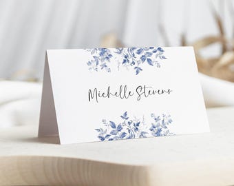 Plantilla editable para tarjeta de lugar, tarjeta de nombre para mesa de boda, tarjeta de asiento imprimible, tarjeta de lugar plegada en Toile de Jouy azul francés AAAH