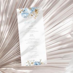 Tarjeta de menú de boda con flores azules y doradas, plantilla editable, menú de cena y tarjeta de lugar en azul claro, tarjeta de nombre de mesa de despedida de soltera imprimible AATJ