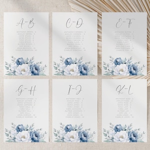 Dusty Blue Wedding Alphabetical Seating Chart Cards, modello modificabile, floreale Trova il tuo posto in base all'alfabeto, assegnazione dei tavoli dalla A alla Z AAMM