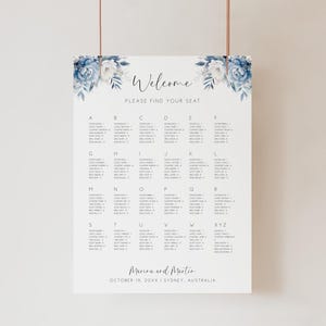 Stoffige blauwe bruiloft zitplaatsen grafiek teken, DIY bewerkbare sjabloon, marineblauw bloemen plattegrond, alfabetische volgorde stoeltoewijzing AAMM