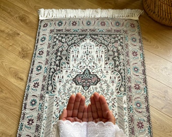 Prayer mat, prayer rug, padded prayer rug, islamic prayer rug, luxury prayer rug, Muslim padded rug, Sejadah