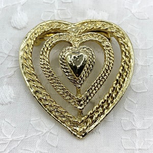 Mothers Day Gift; Vintage Signed Gerrys Gold Tone Heart Brooch; Collector Jewelry; Vintage Gift; Lapel Pin