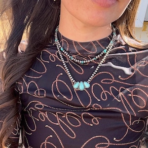 Collier en gouttes de fausses turquoises et de perles navajos, collier western, collier cow-girl, perles navajos, accessoires de rodéo