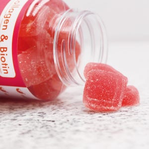 Collagen Biotin Strawberry Gummy Vitamins