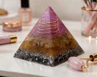 Orgonita Pirámide Rosa y Dorada · Espiral Latón · Alta Densidad · Fórmula Karl Hans Welz