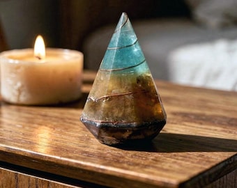Prisma Octogonal de Orgón - Turquesa Premium y Franja Dorada - Espiral de Cobre - 8cm - Energía Positiva y Equilibrio.