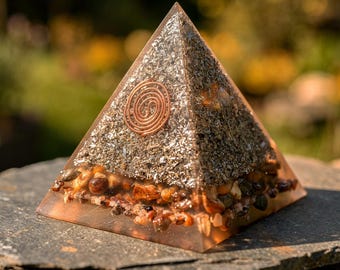 Orgonite Pyramid Size L · Graphite Silver · River Quartz · Copper Spiral · Karl Hans Welz Formula · Orgonitum