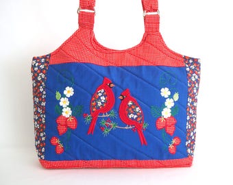machine embroidery designs and instructions to complete bag (Cardinals and Strawberries Tote) machine applique designs