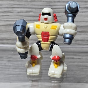 1993 Micro Machines Z-Bots 2&quot; BEEDY TO RADIAL Robot Galoob Action Figure