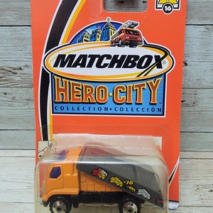2002 Matchbox Hero City Collection Car Carrier Toy Vehicle