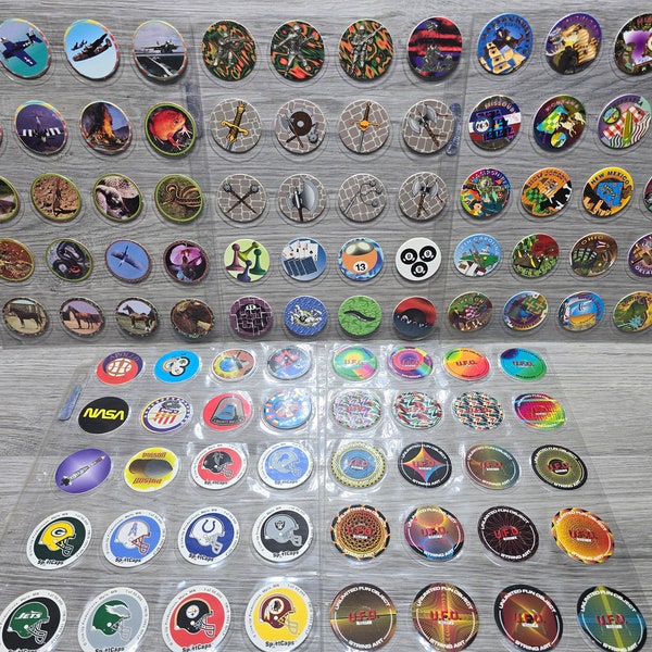 1990er Jahre Lot von 100 Pogs Milk Caps Retro Spiel UFO Aliens Tiere NFL und Mehr