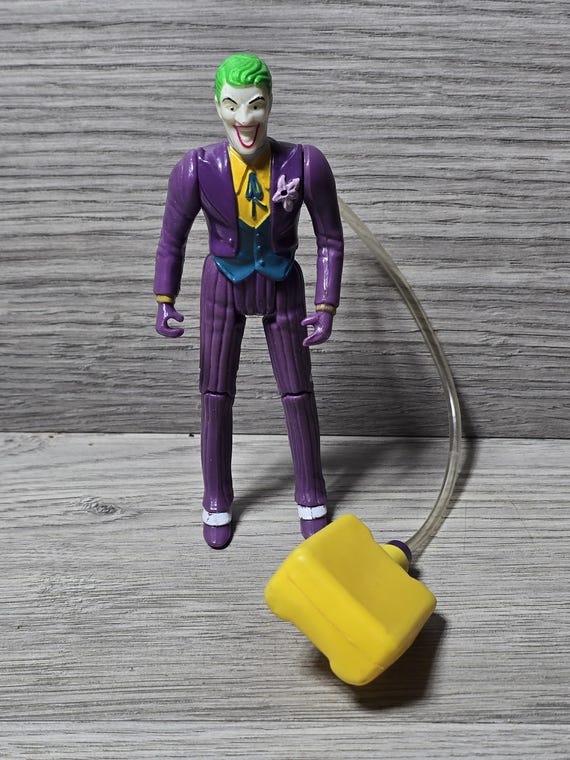 1989 Toybiz Batman the Joker Squirting Orchid Action Figure Works