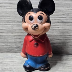 Personaggio giocattolo di Topolino in plastica rigida Walt Disney Productions degli anni &#39;60, Hong Kong