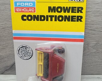 1987 Ertl Ford New Holland Mower Conditioner 1/64 Scale NIP