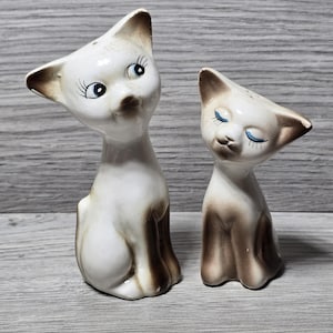 1950s MCM Kitsch Ceramic Kitten Cat Salt and Pepper Shakers