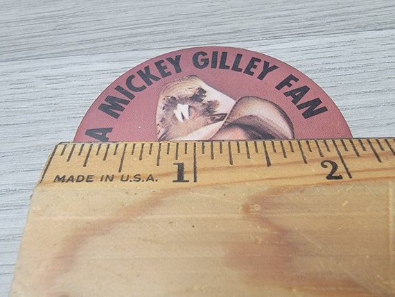 1980s Vintage Mickey Gilley Music Pinback Button … - image 3