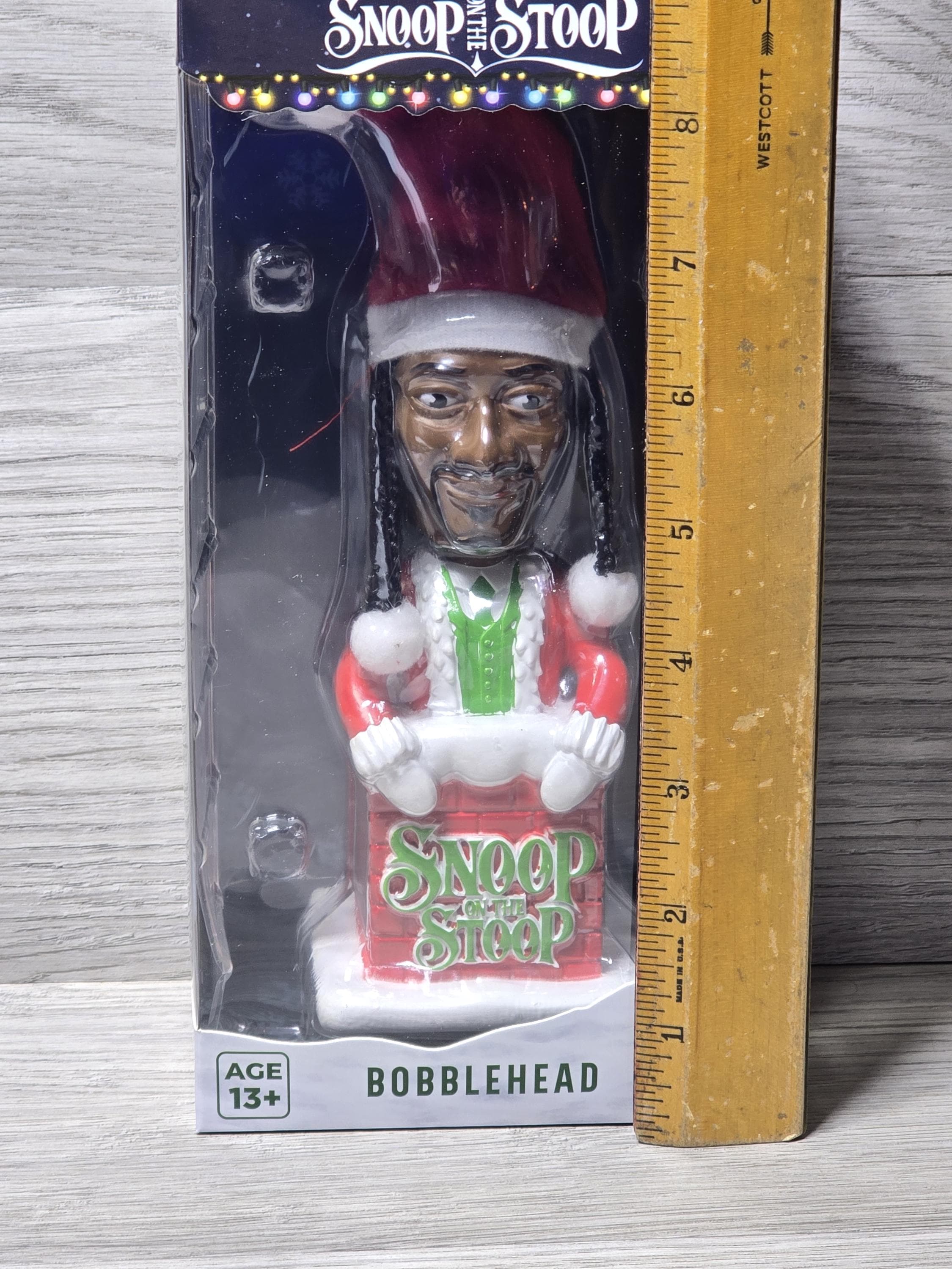 Snoop Dogg on the Stoop Christmas Elf Pixie Bobblehead Wobbler