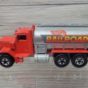 Hot wheels sales peterbilt 1979 railroad