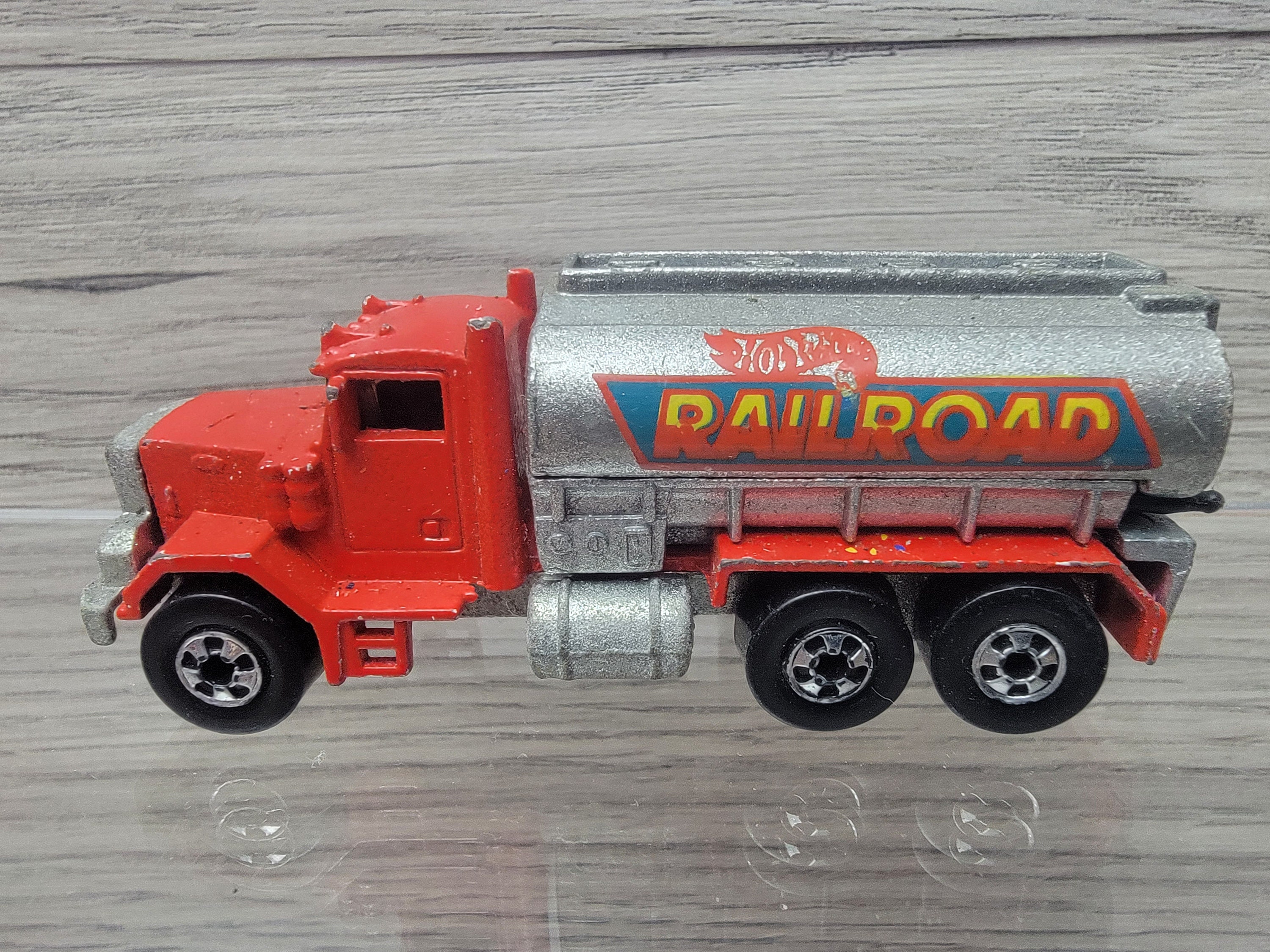 Hot wheels peterbilt 1979 railroad hotsell