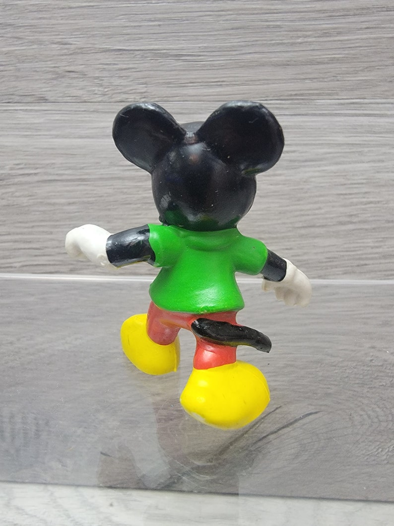 Miniatura do Mickey Mouse em PVC de 2 polegadas (5 cm) da Walt Disney Productions, década de 1970 (Bullyland). imagem 4